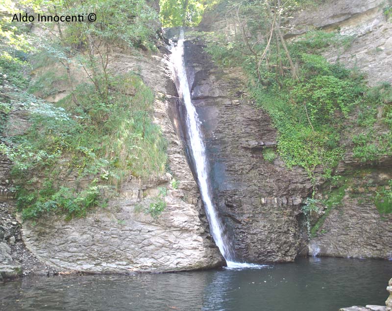CASCATA DI CALABUIA: CASCATA 6' IMMAGINE